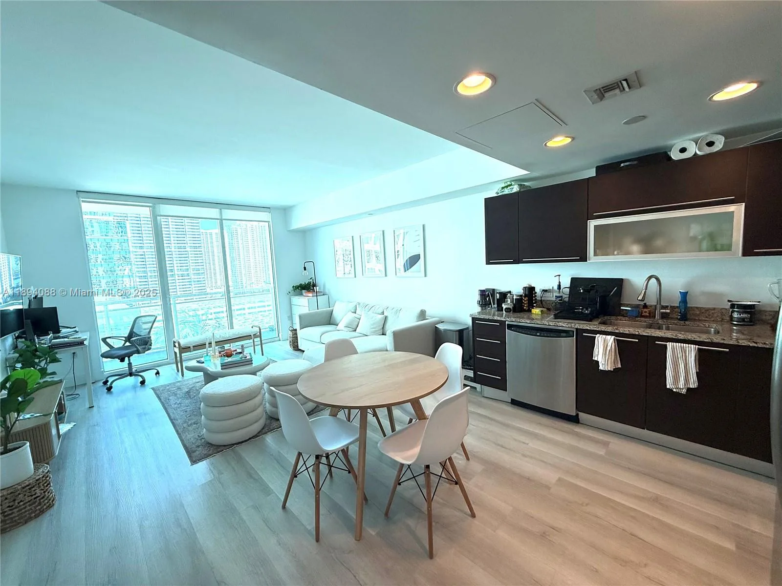 950 Brickell Bay Dr # 1408, Miami, FL 33131 photo 5