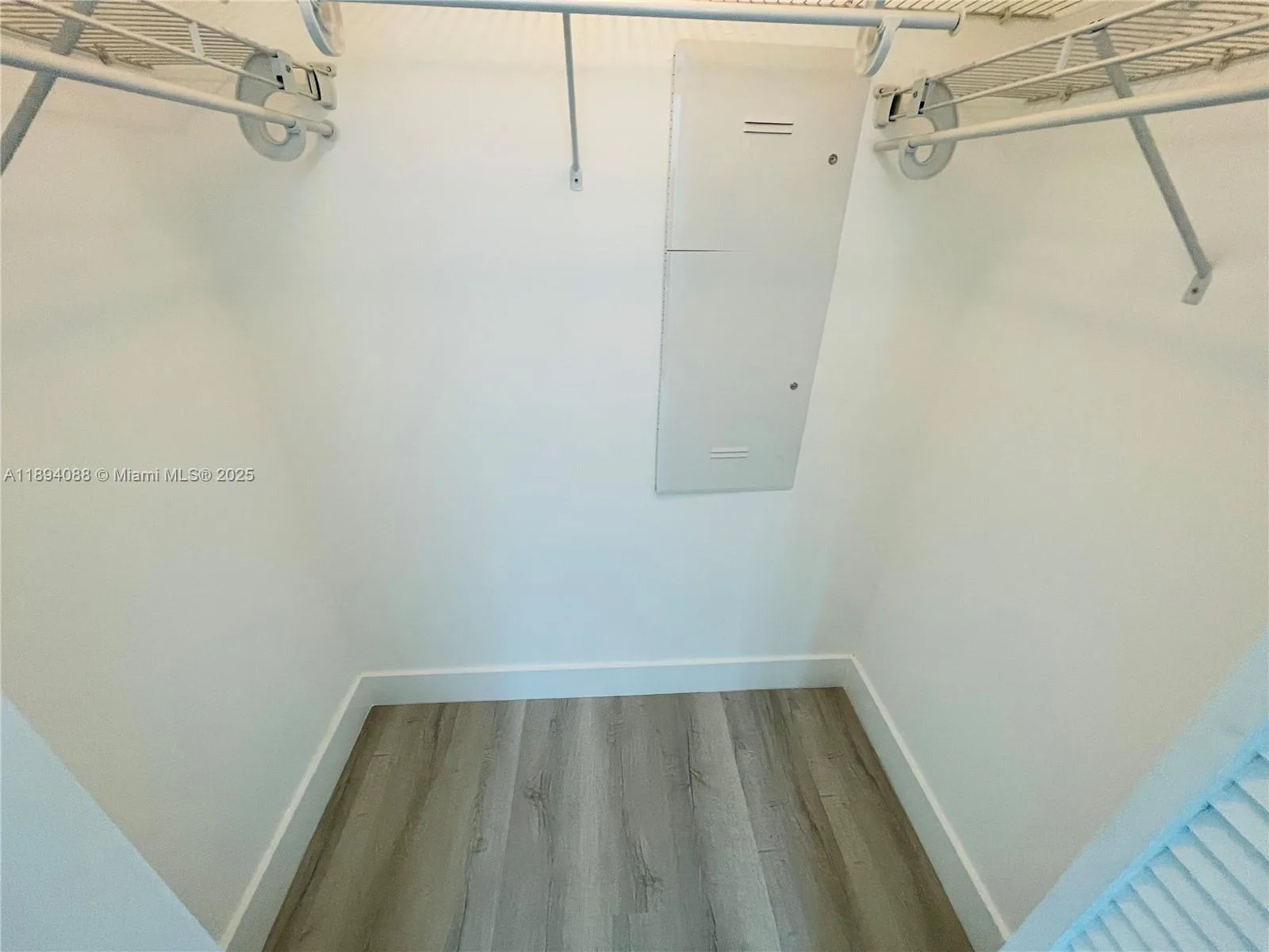 950 Brickell Bay Dr # 1408, Miami, FL 33131 photo 9