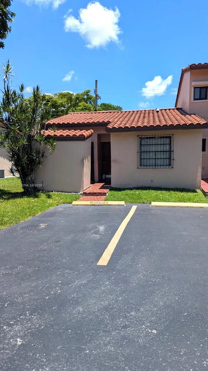 3809 SW 82nd Ave # V-20, Miami, FL 33155