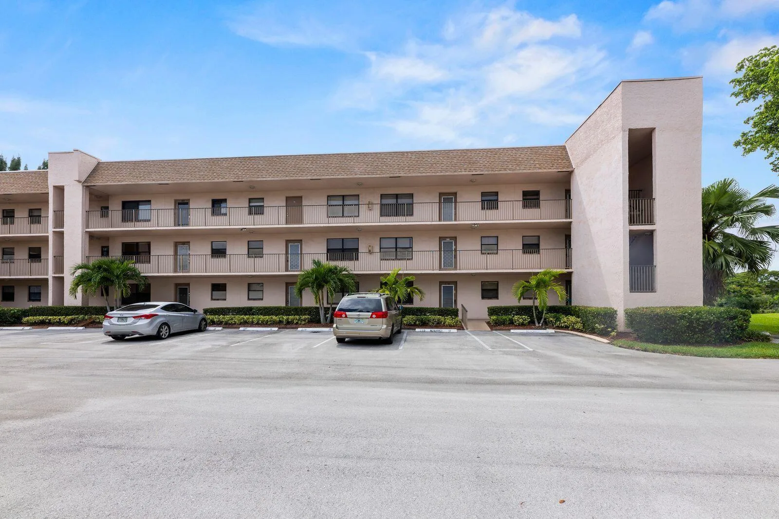 10442 Sunrise Lakes Boulevard # 212, Sunrise, FL 33322
