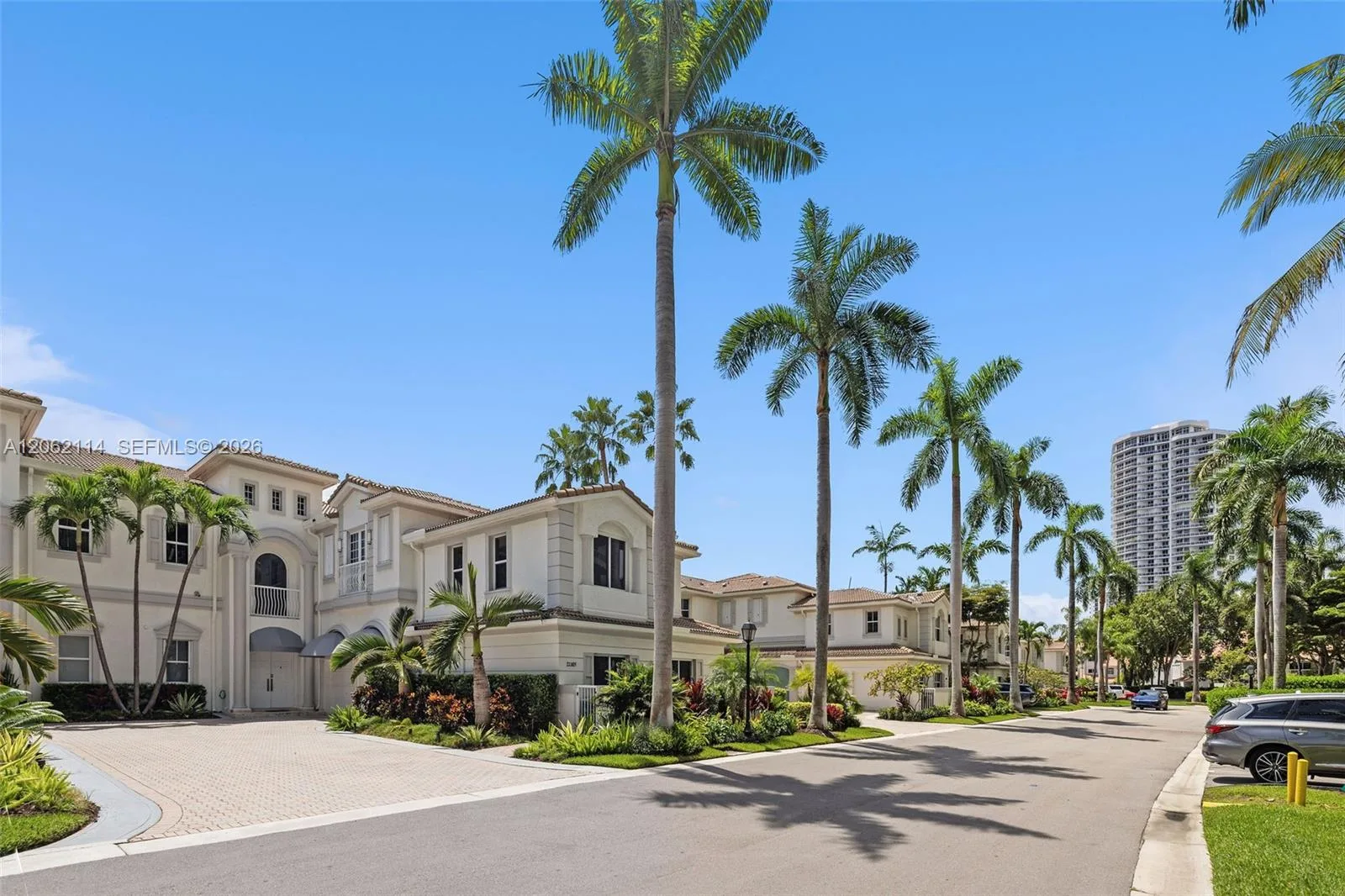 21103 NE 38th Ave # 77, Aventura, FL 33180 photo 2