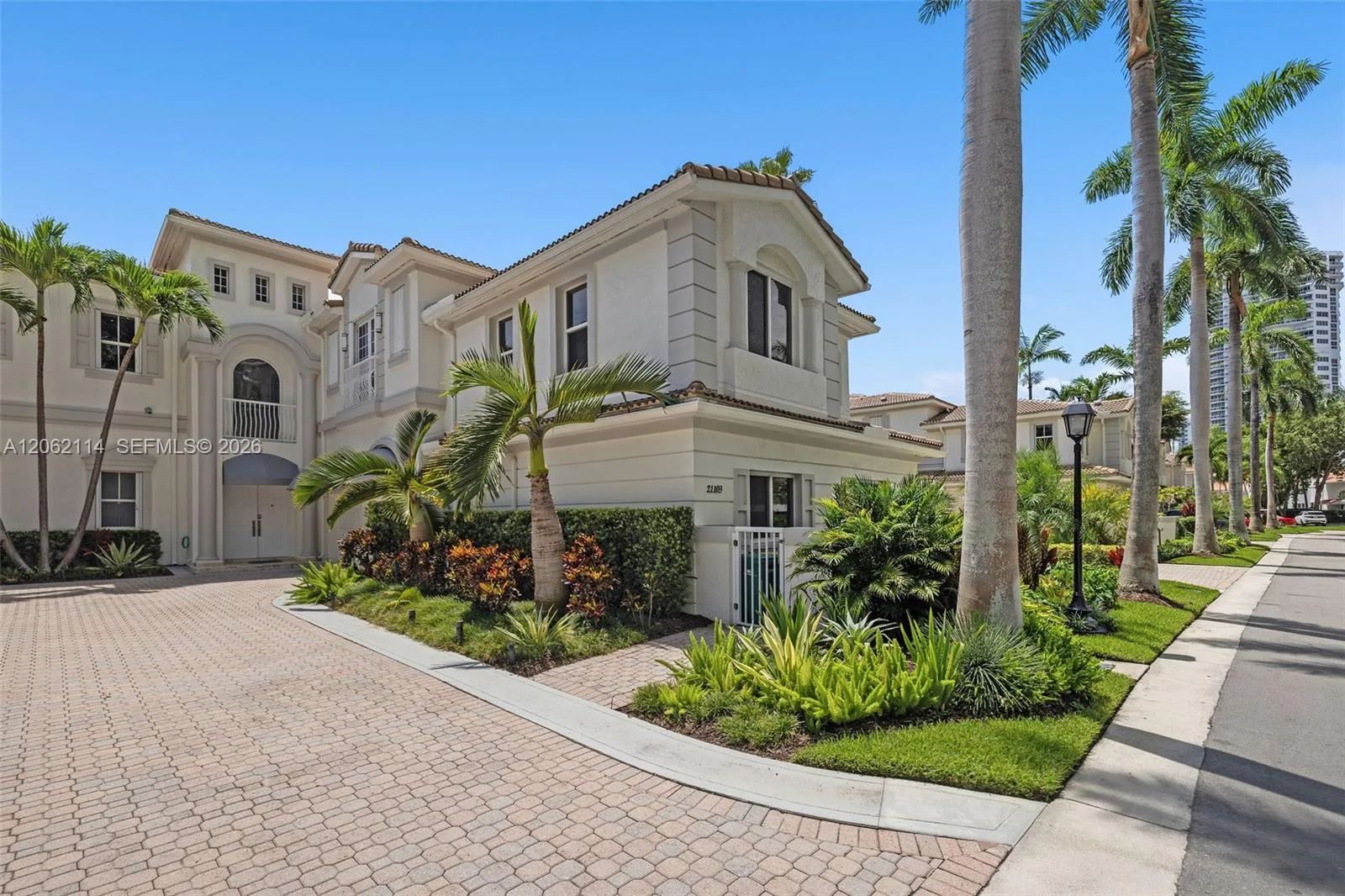 21103 NE 38th Ave # 77, Aventura, FL 33180 photo 3