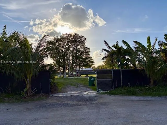 UNINCORPORATED, Miami FL 33187 photo 4
