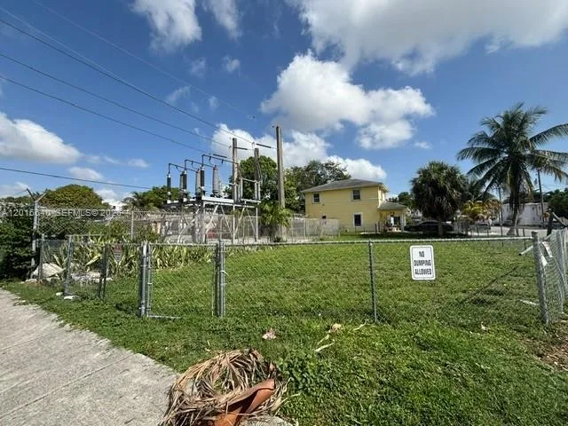 193 NW 16th St, Miami, FL 33136 photo 2