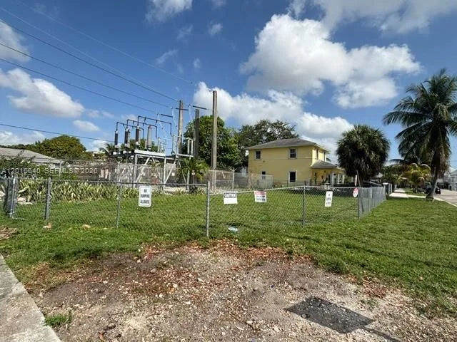 193 NW 16th St, Miami, FL 33136 photo 3
