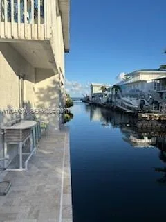 75 Coral Dr, Key Largo, FL 33037 photo 2