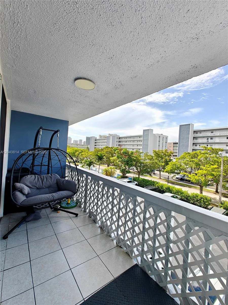 400 NE 12th Ave # 306, Hallandale Beach, FL 33009 photo 3