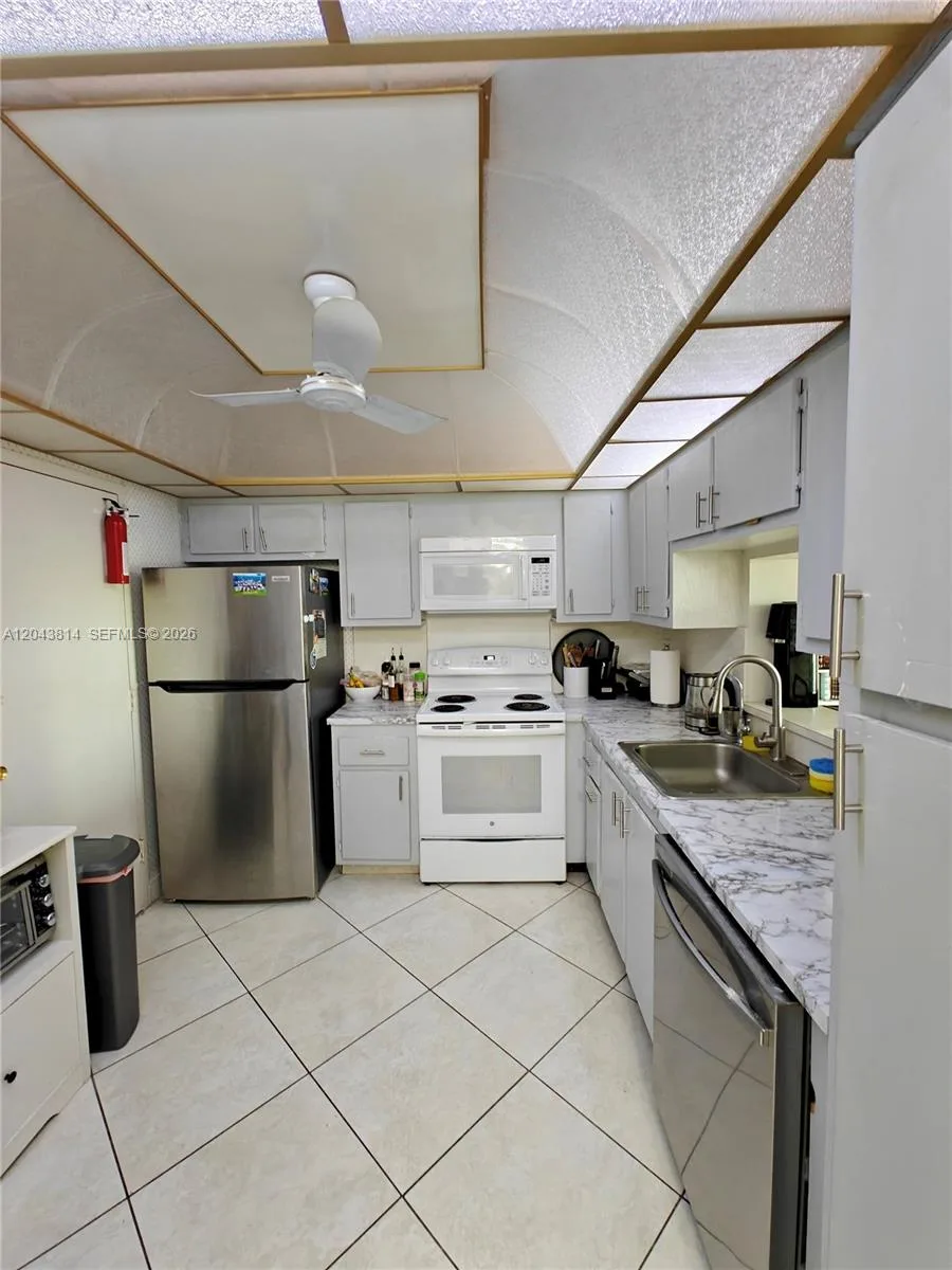 400 NE 12th Ave # 306, Hallandale Beach, FL 33009 photo 4