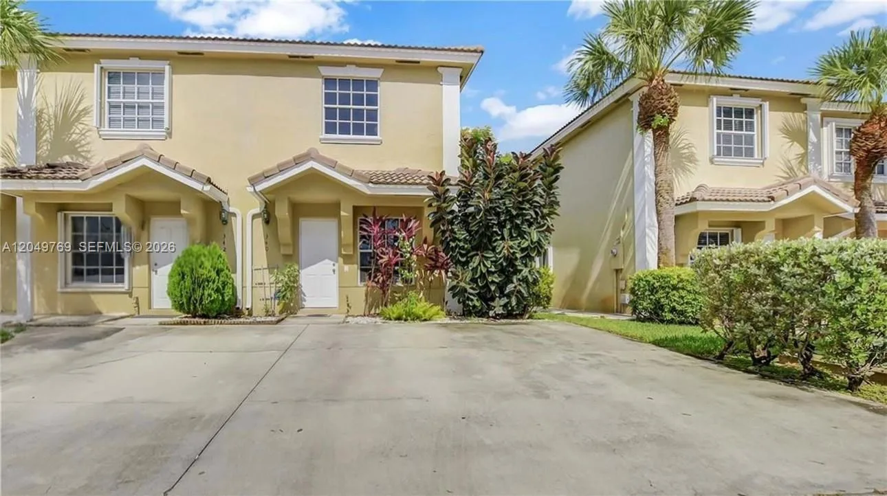 340 SW 121st Ter # 340, Pembroke Pines, FL 33025 photo 3