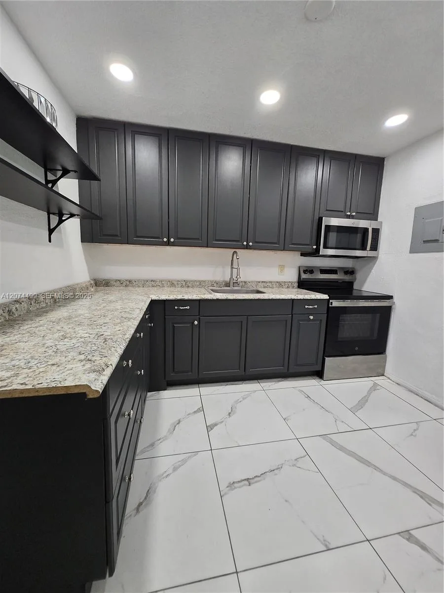 154 NW 14th Way # B, Dania Beach, FL 33004
