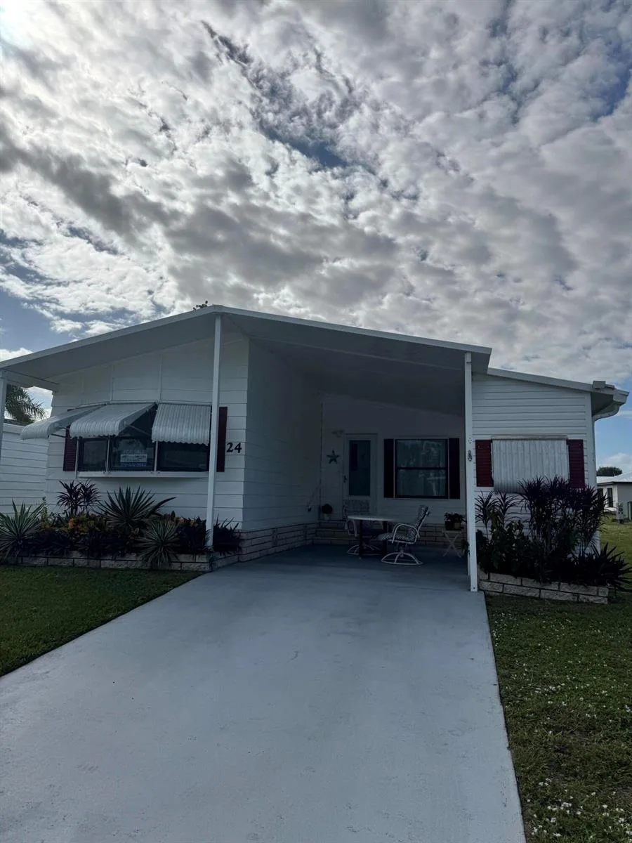 24 Villa Del Norte, Fort Pierce, FL 34951