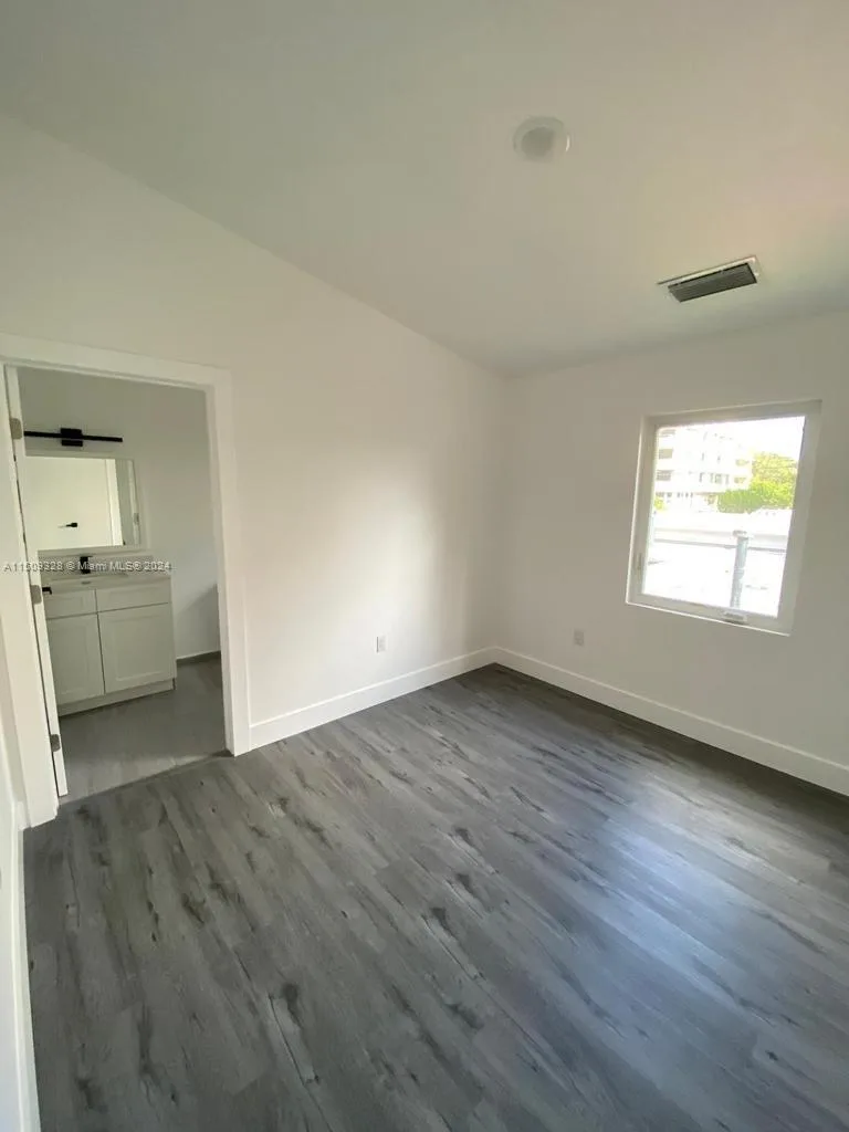 190 NW 57th St, Miami, FL 33127 photo 10
