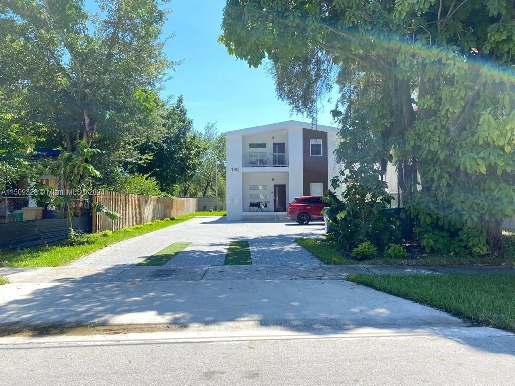 190 NW 57th St, Miami, FL 33127 photo 5
