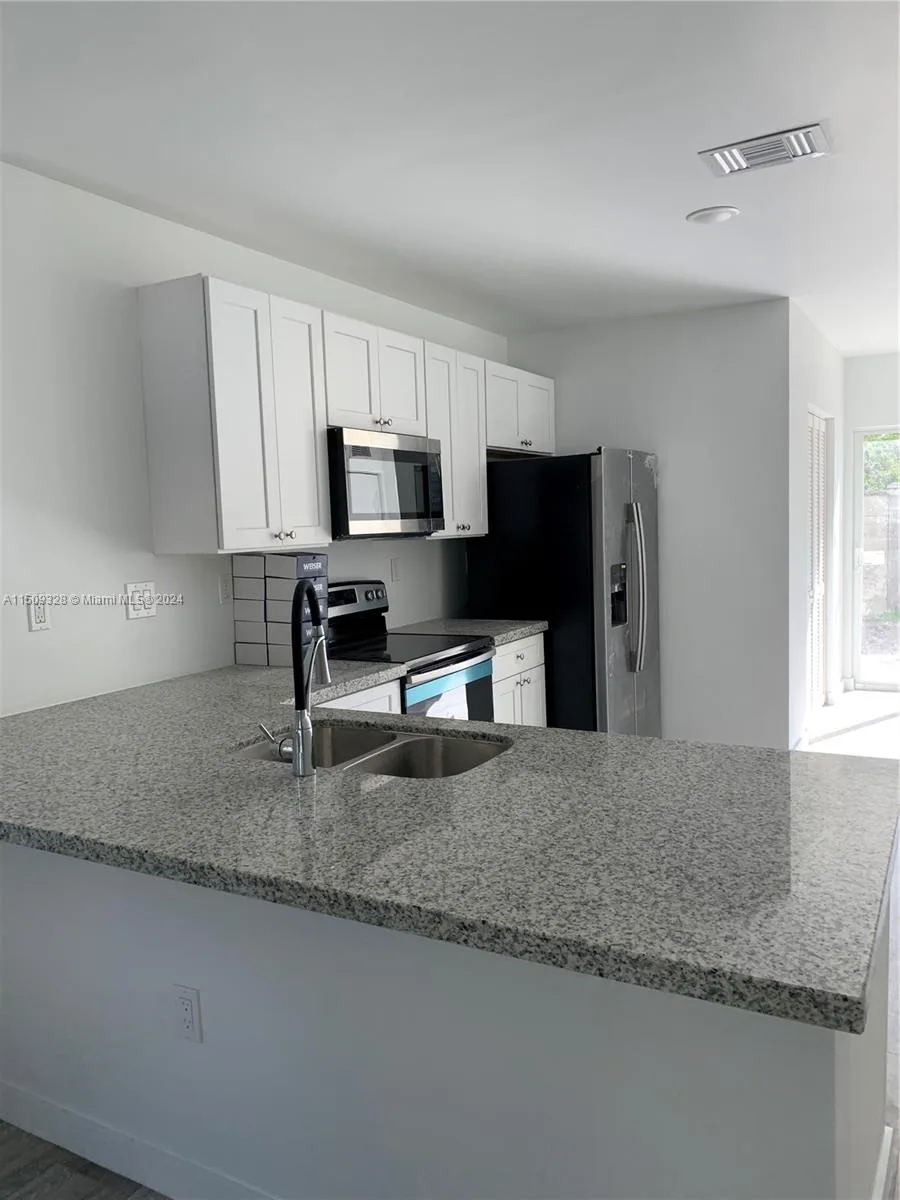 190 NW 57th St, Miami, FL 33127 photo 7