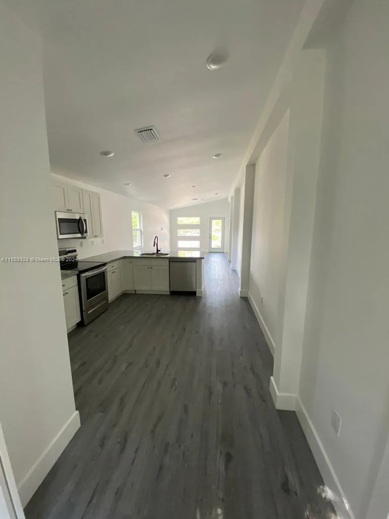 190 NW 57th St, Miami, FL 33127 photo 8