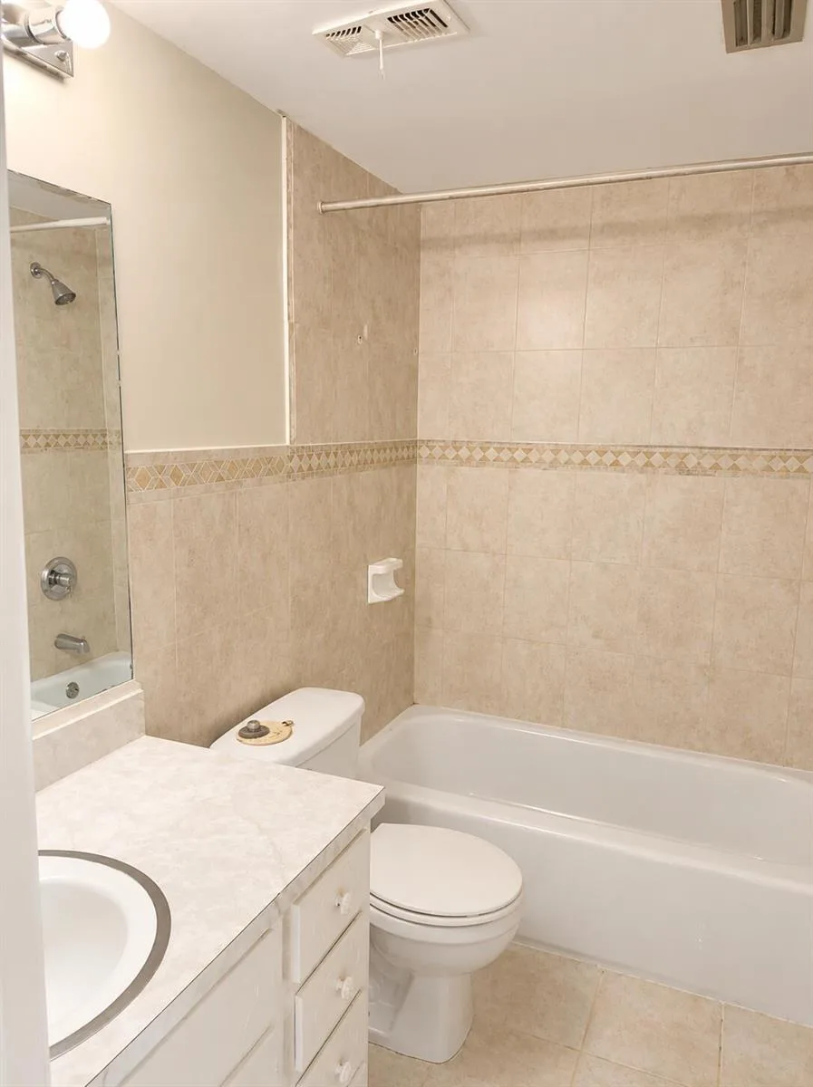 2050 Oleander Boulevard # 1-105, Fort Pierce, FL 34950 photo 3