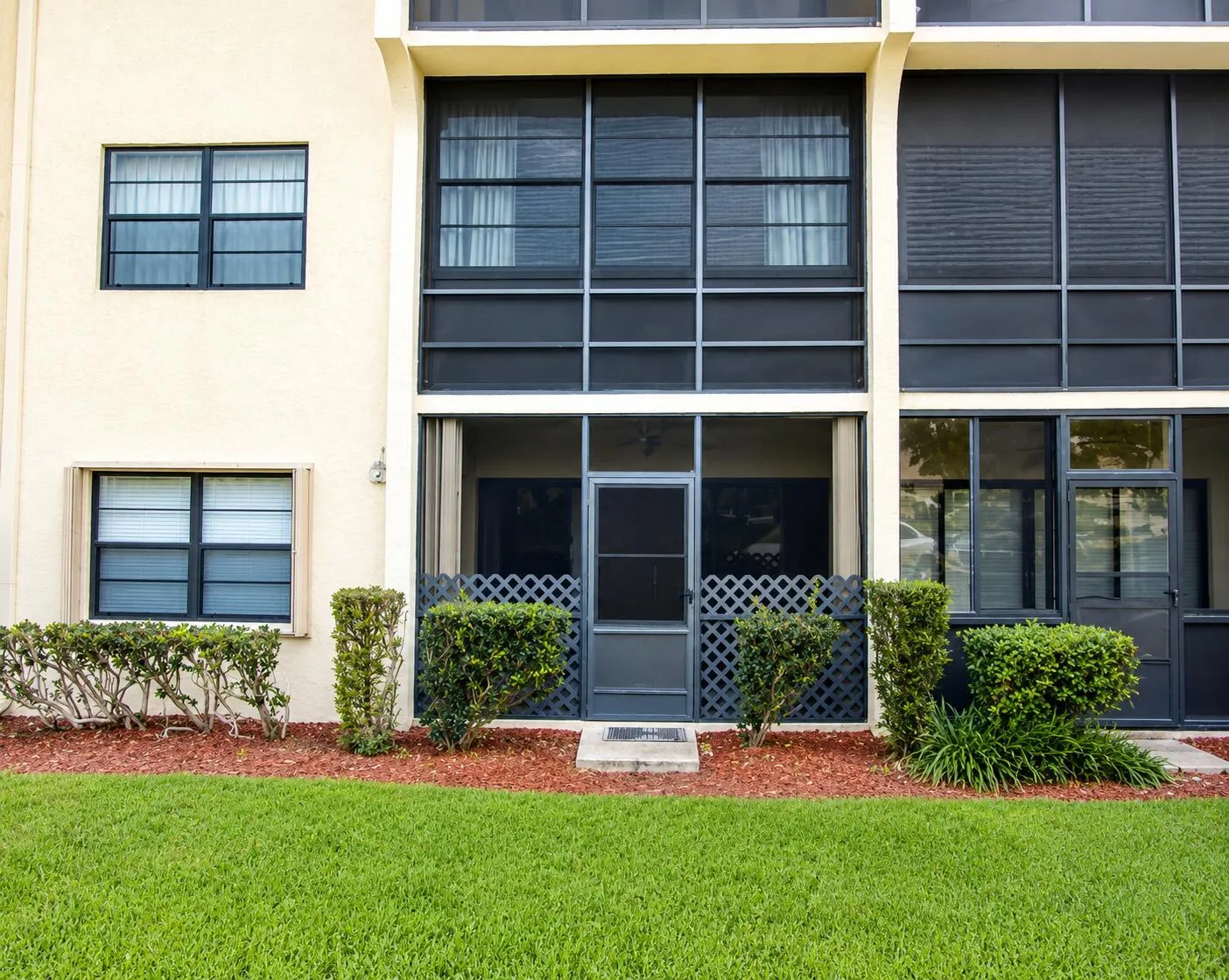 2050 Oleander Boulevard # 1-105, Fort Pierce, FL 34950 photo 4