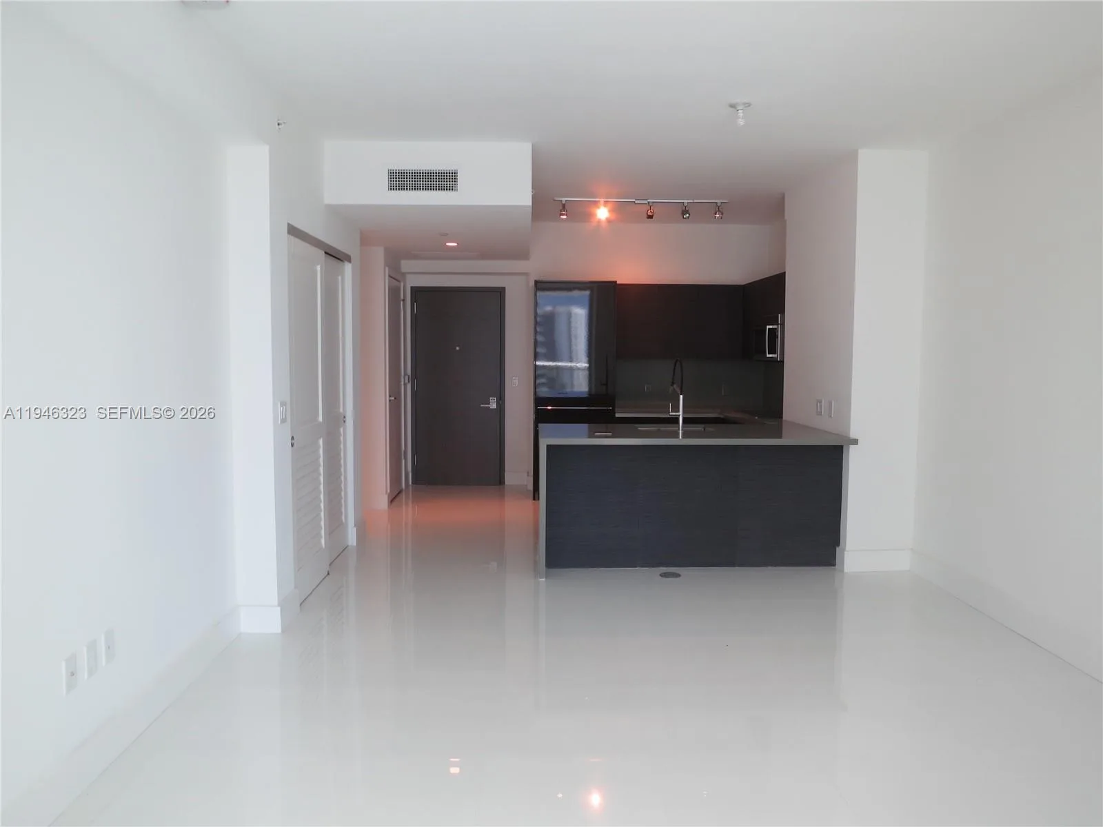 1080 Brickell Ave # 1505, Miami, FL 33131 photo 2
