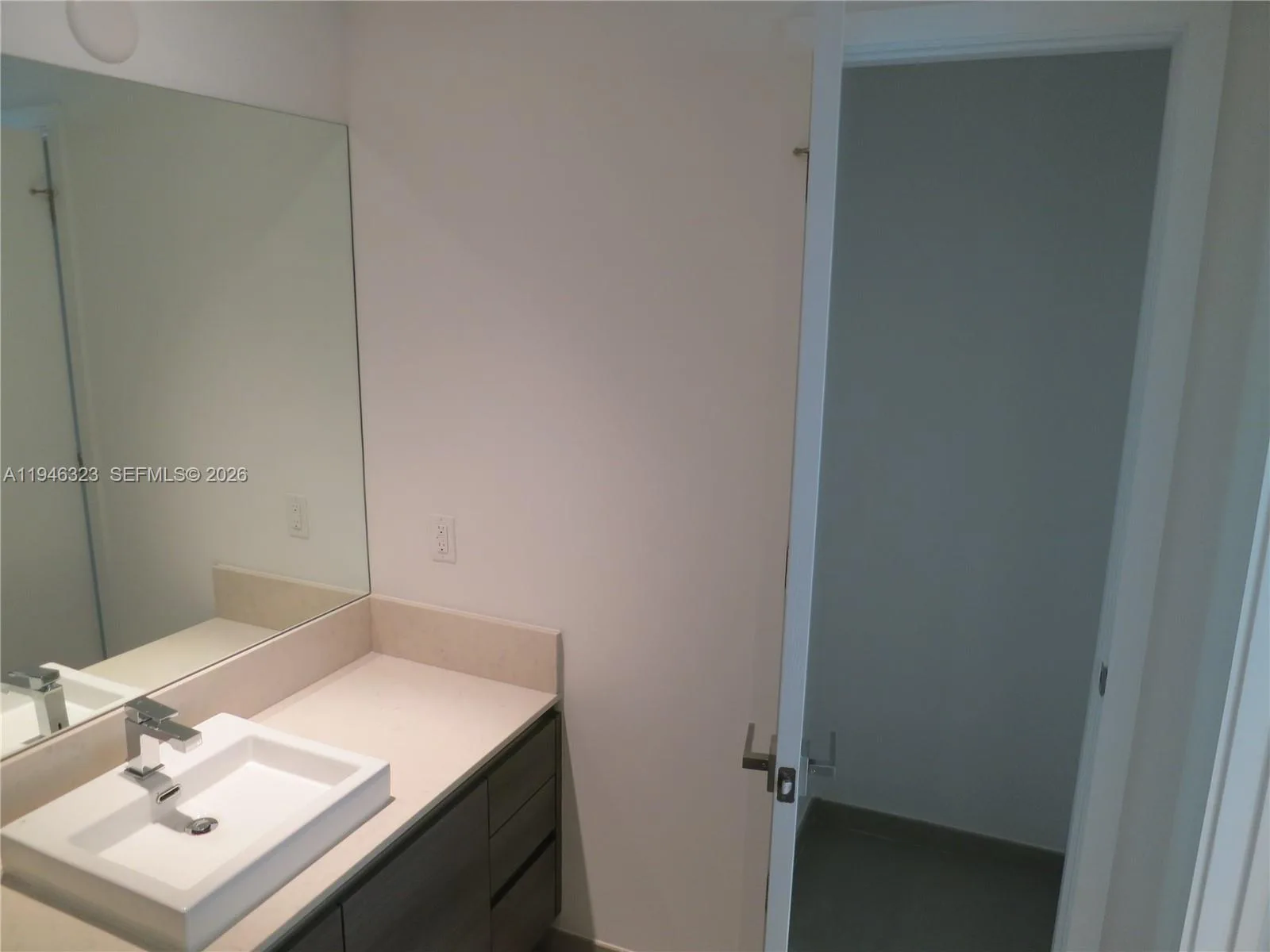 1080 Brickell Ave # 1505, Miami, FL 33131 photo 5