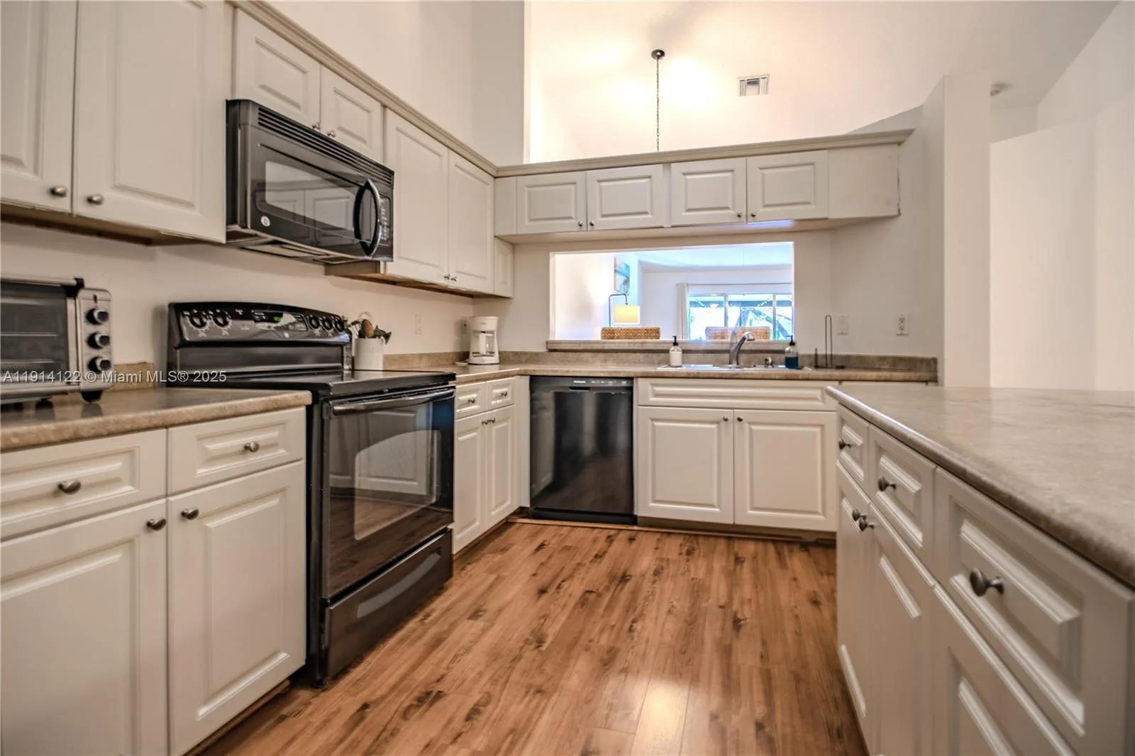 7652 S Pinewalk Dr S # 139, Margate, FL 33063