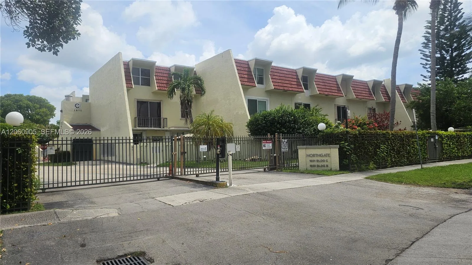 1651 NE 115th St # 26C, Miami, FL 33181
