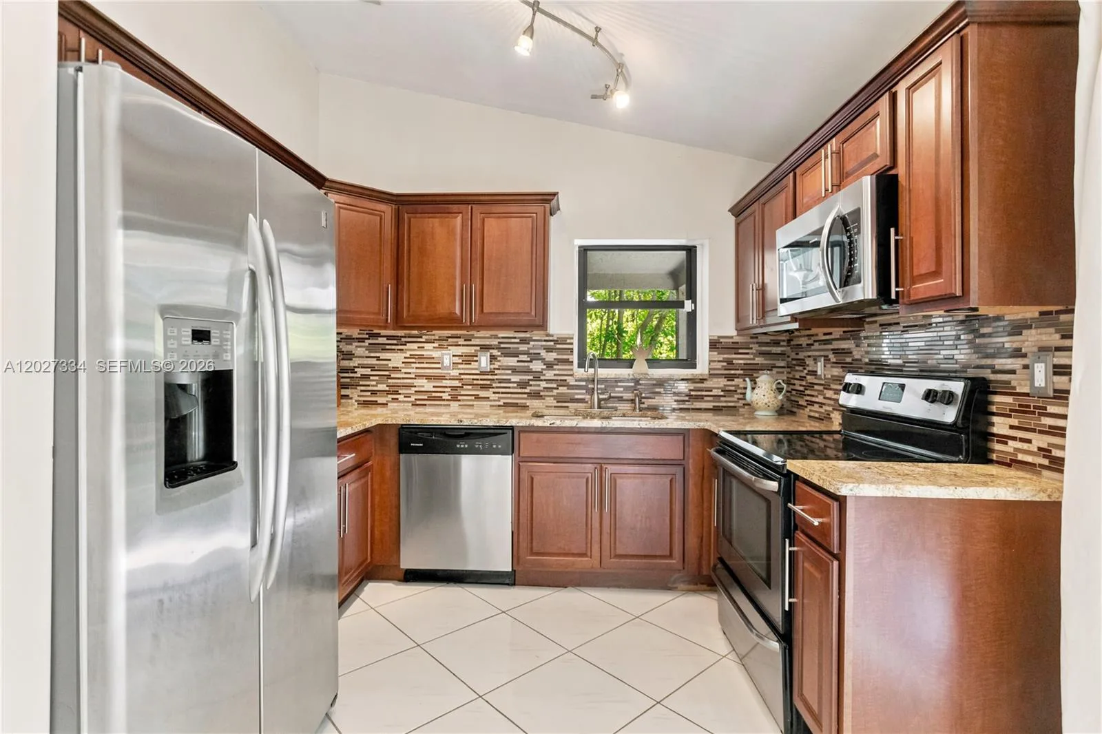14641 Kirsten Ct, Davie, FL 33325 photo 5