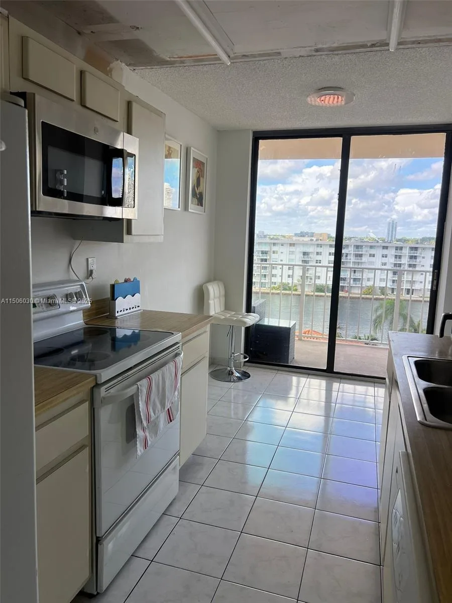 290 174th St # 702, Sunny Isles Beach, FL 33160 photo 7