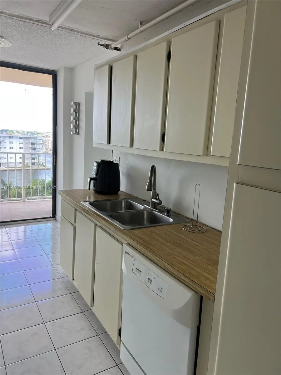 290 174th St # 702, Sunny Isles Beach, FL 33160 photo 8