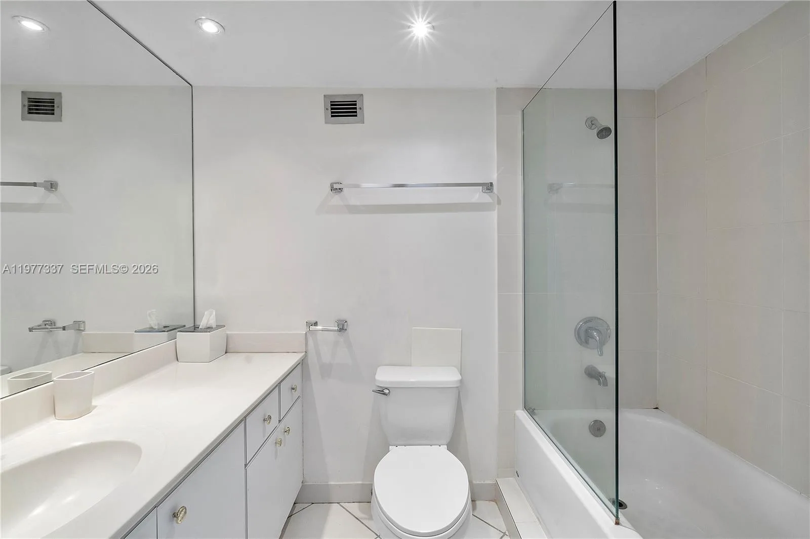 6039 Collins Ave # 829, Miami Beach, FL 33140 photo 11