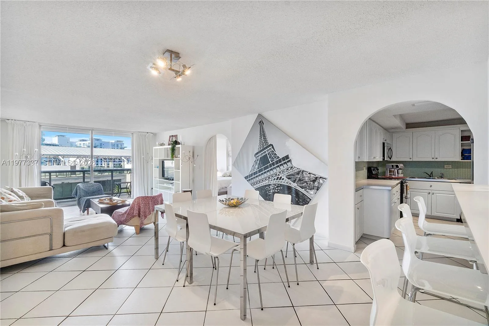 6039 Collins Ave # 829, Miami Beach, FL 33140 photo 3