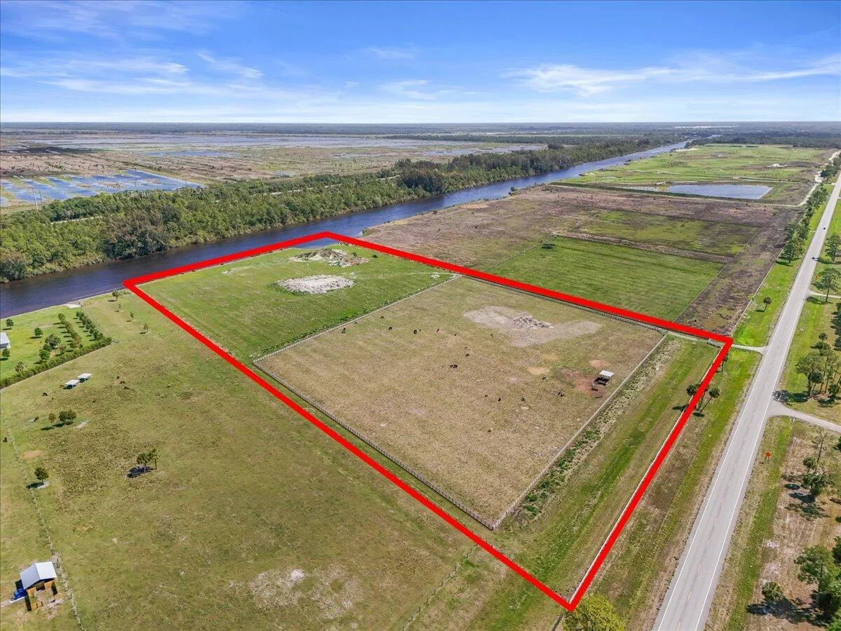 8105 SW Kanner Highway, FL 34956 photo 4