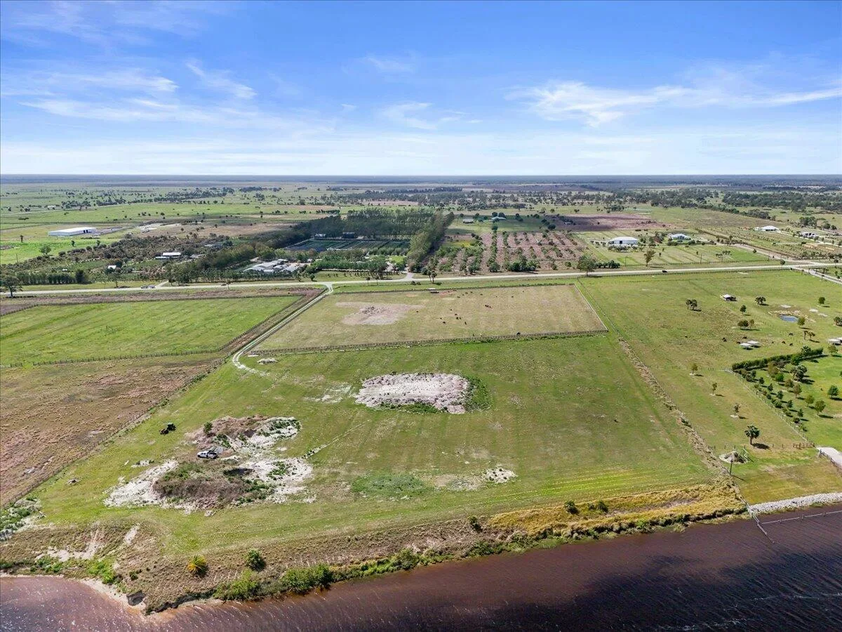 8105 SW Kanner Highway, FL 34956 photo 5