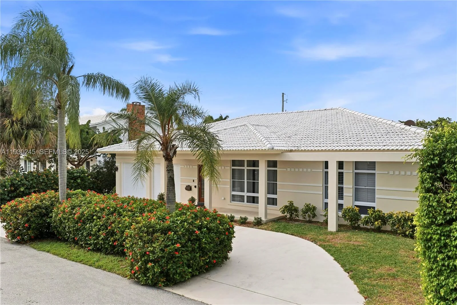 2607 Holy Cross Ln, Lake Worth, FL 33460