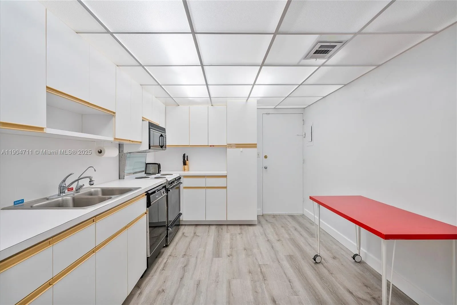 5001 Collins Ave # 11F, Miami Beach, FL 33140 photo 10