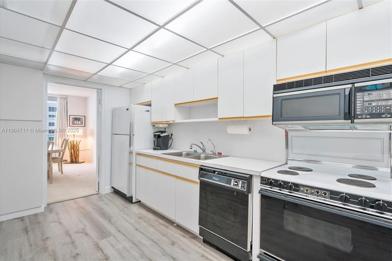 5001 Collins Ave # 11F, Miami Beach, FL 33140 photo 9