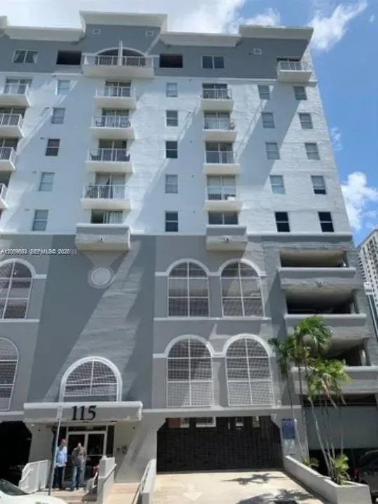115 SW 11th St # 902, Miami, FL 33130 photo 3