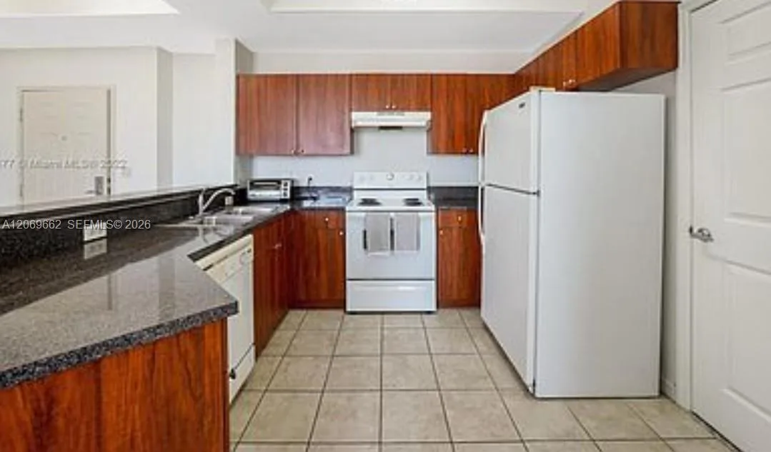 115 SW 11th St # 902, Miami, FL 33130 photo 5