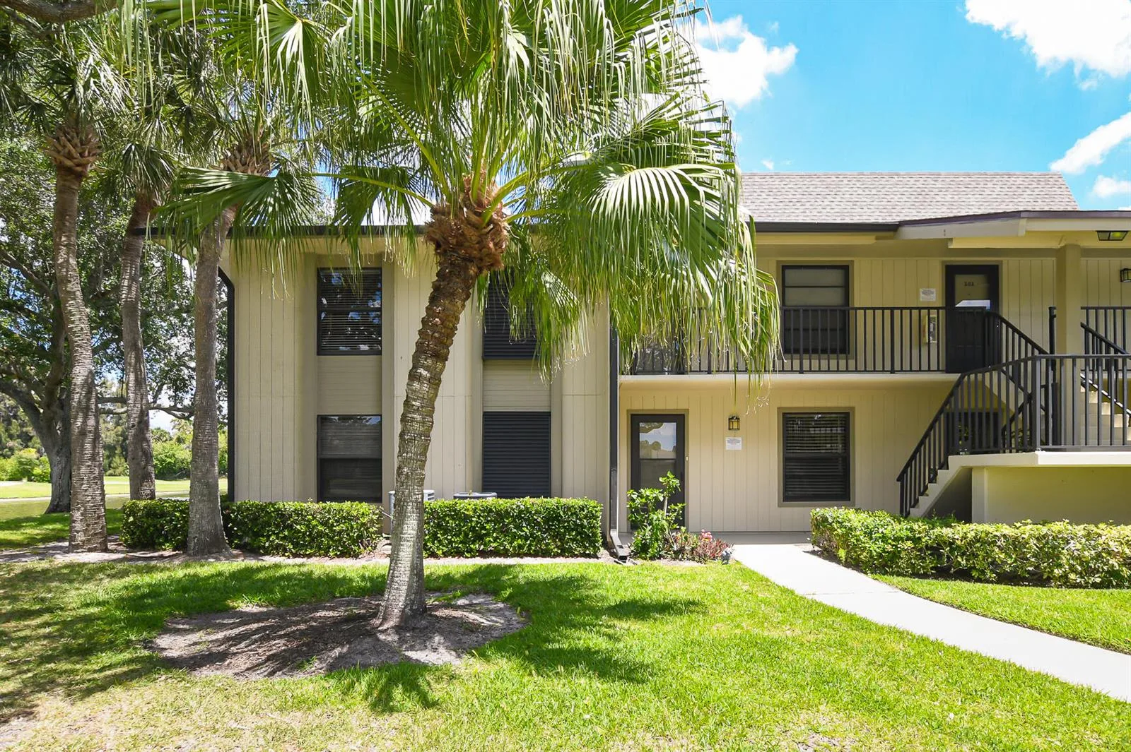 20 Plantation Drive # 101, Vero Beach, FL 32966