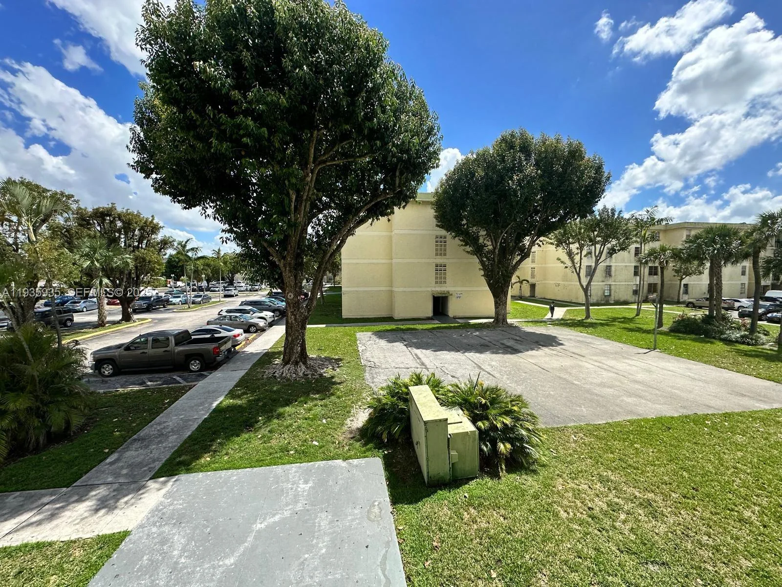 1875 W 56th St # 301, Hialeah, FL 33012