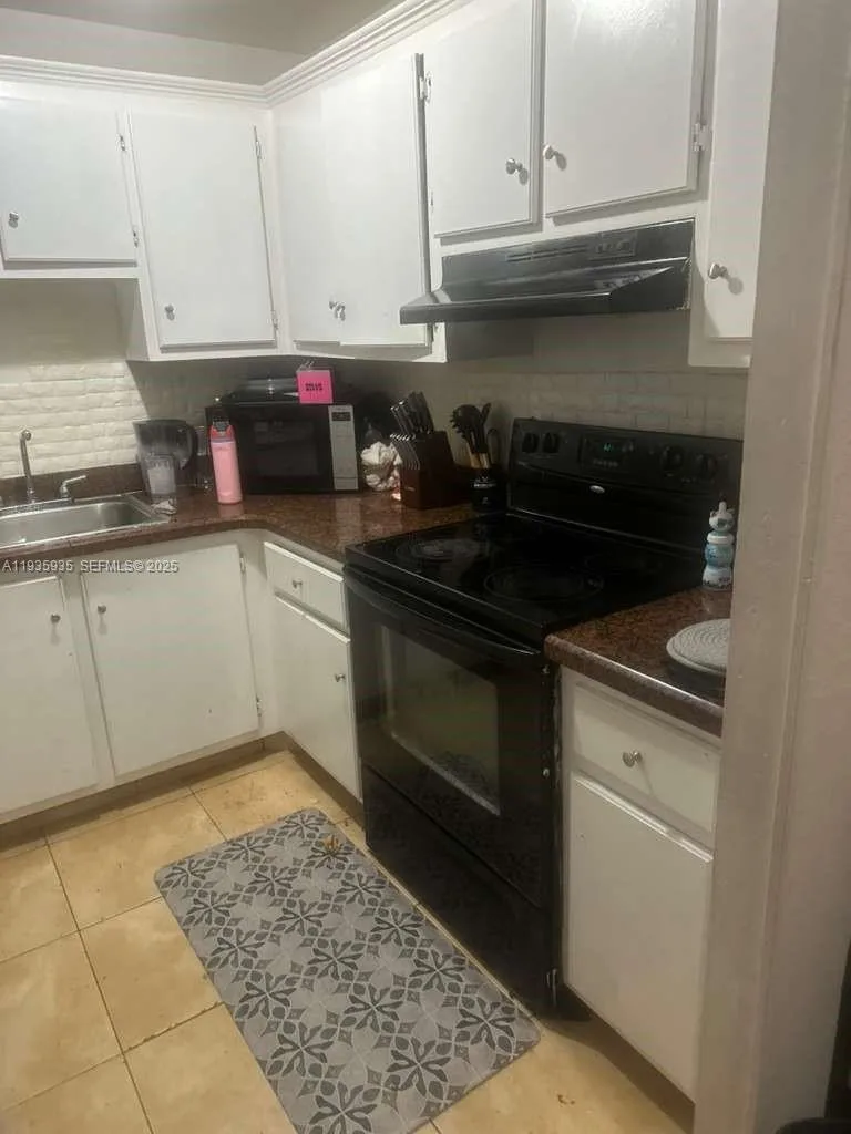 1875 W 56th St # 301, Hialeah, FL 33012 photo 10