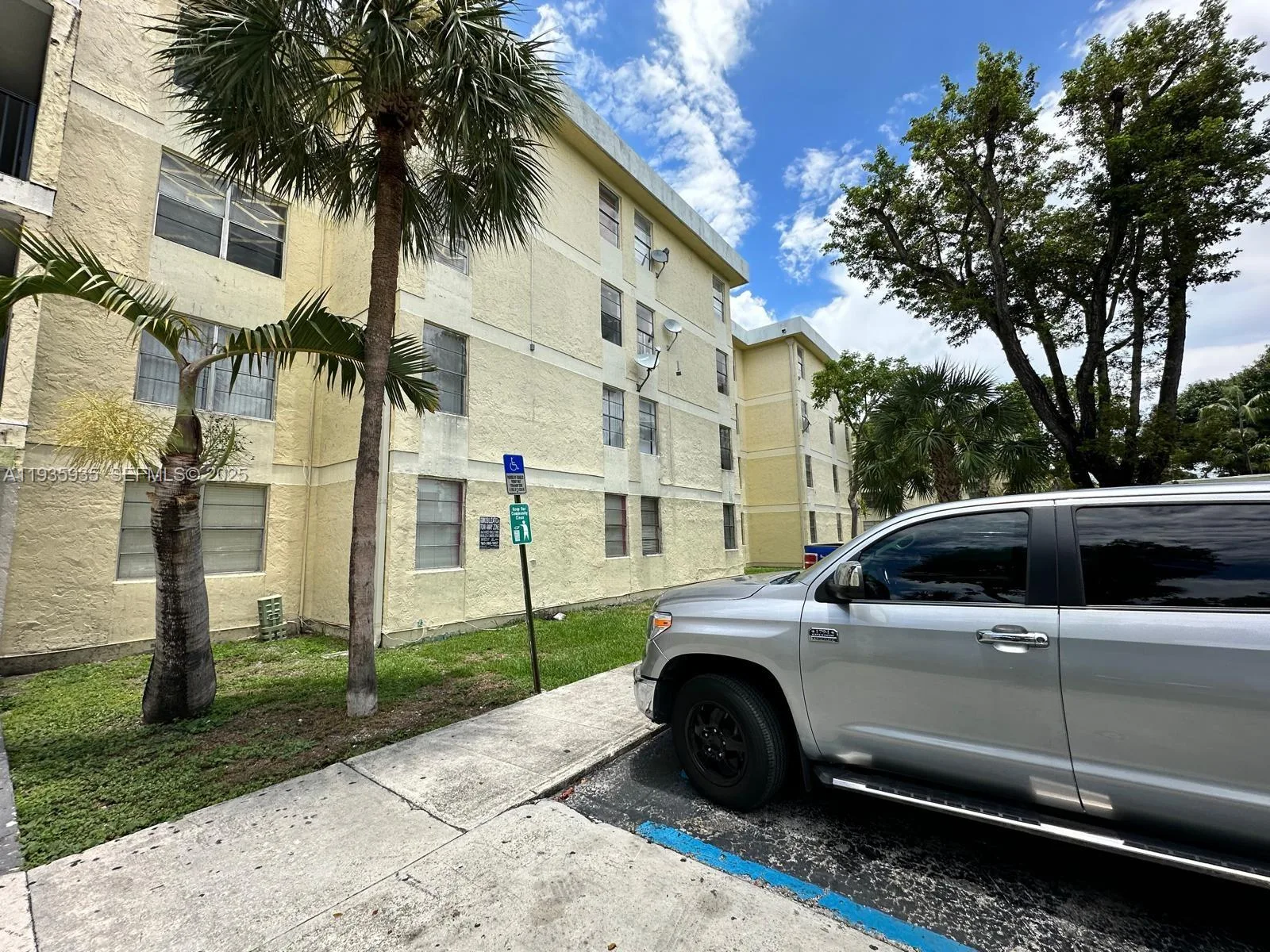 1875 W 56th St # 301, Hialeah, FL 33012 photo 7