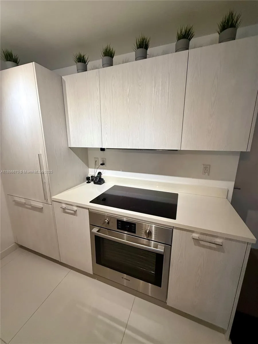 501 NE 31st St # 602, Miami, FL 33137 photo 4