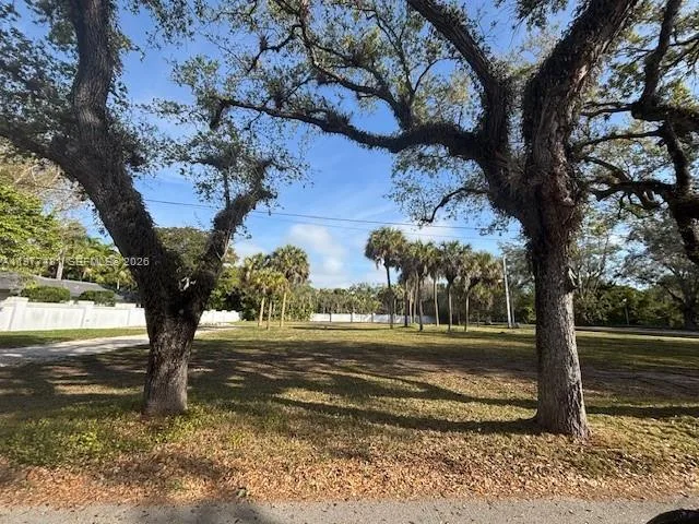 9506 SW 57th Ave, Pinecrest, FL 33156 photo 2