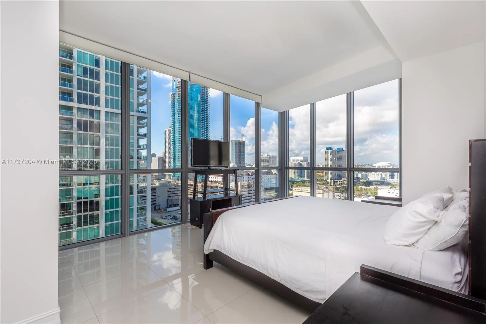 1100 Biscayne Blvd # 1906, Miami, FL 33132