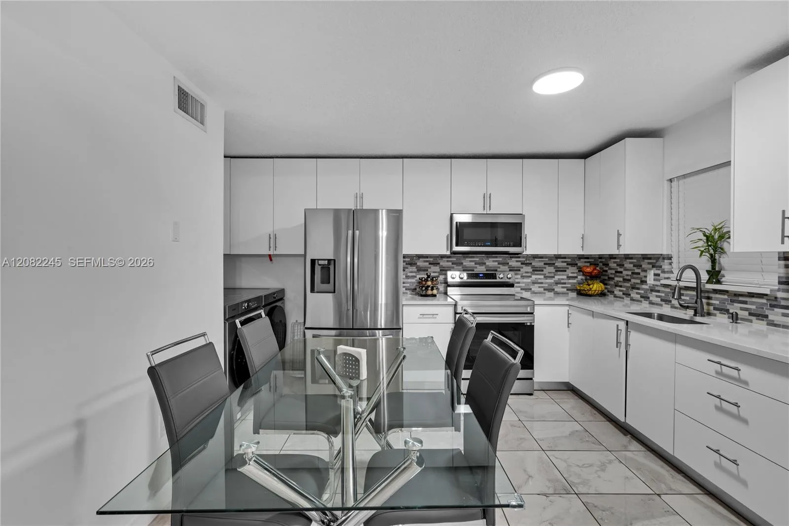 329 W 68th St # 203, Hialeah, FL 33014