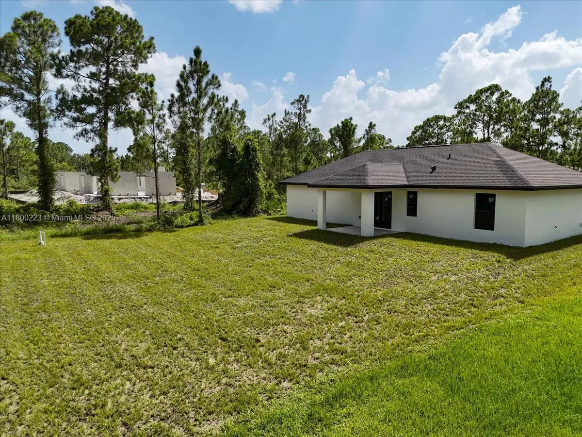 631 S Summit AVE, Lehigh Acres, FL 33974 photo 3
