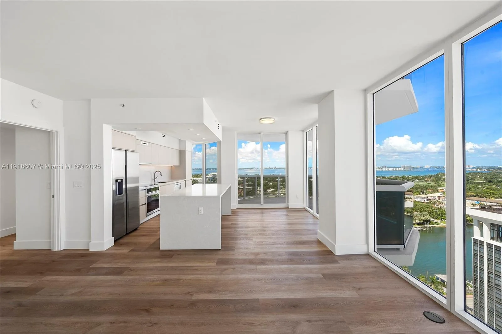 4779 Collins Ave # 2407, Miami Beach, FL 33140 photo 6