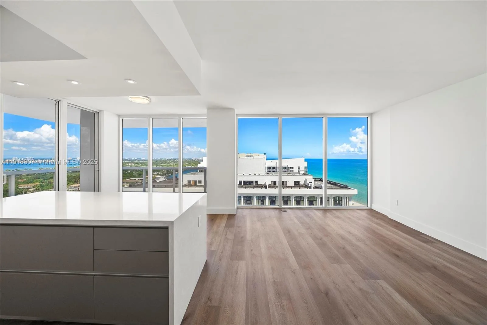 4779 Collins Ave # 2407, Miami Beach, FL 33140 photo 8