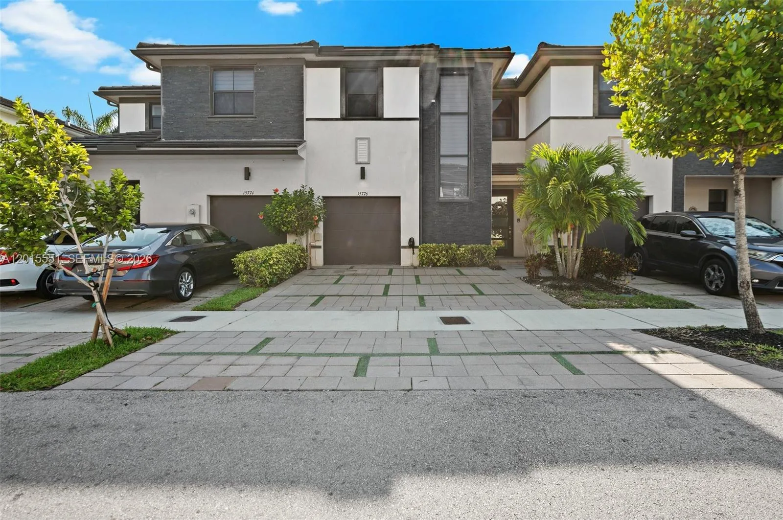15776 NW 91st Ct, Miami Lakes, FL 33018 photo 2