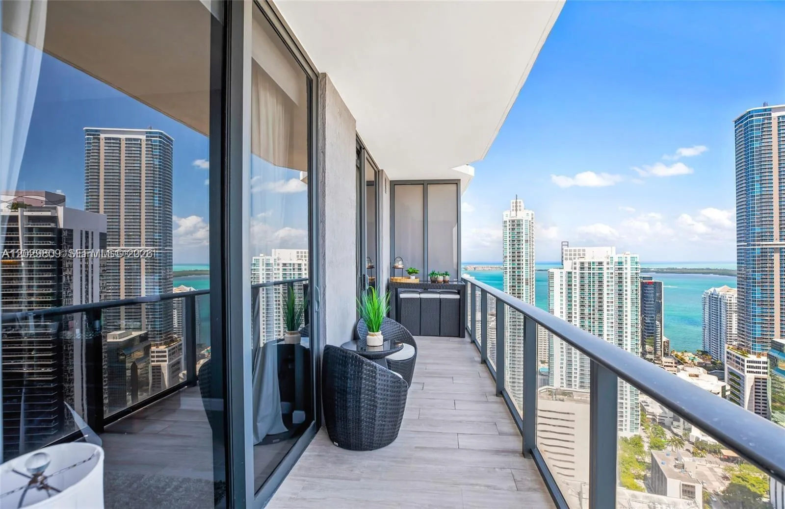 45 SW 9th St # 4204, Miami, FL 33130 photo 13